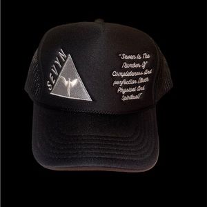 BlacK & Grey Snap Back Trucker Hat.